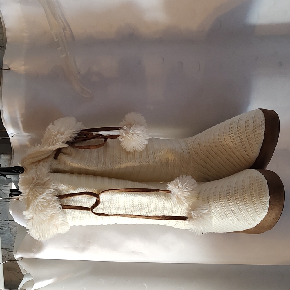 MUKLUKS